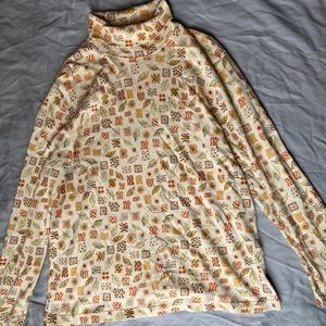 Patterned turtleneck